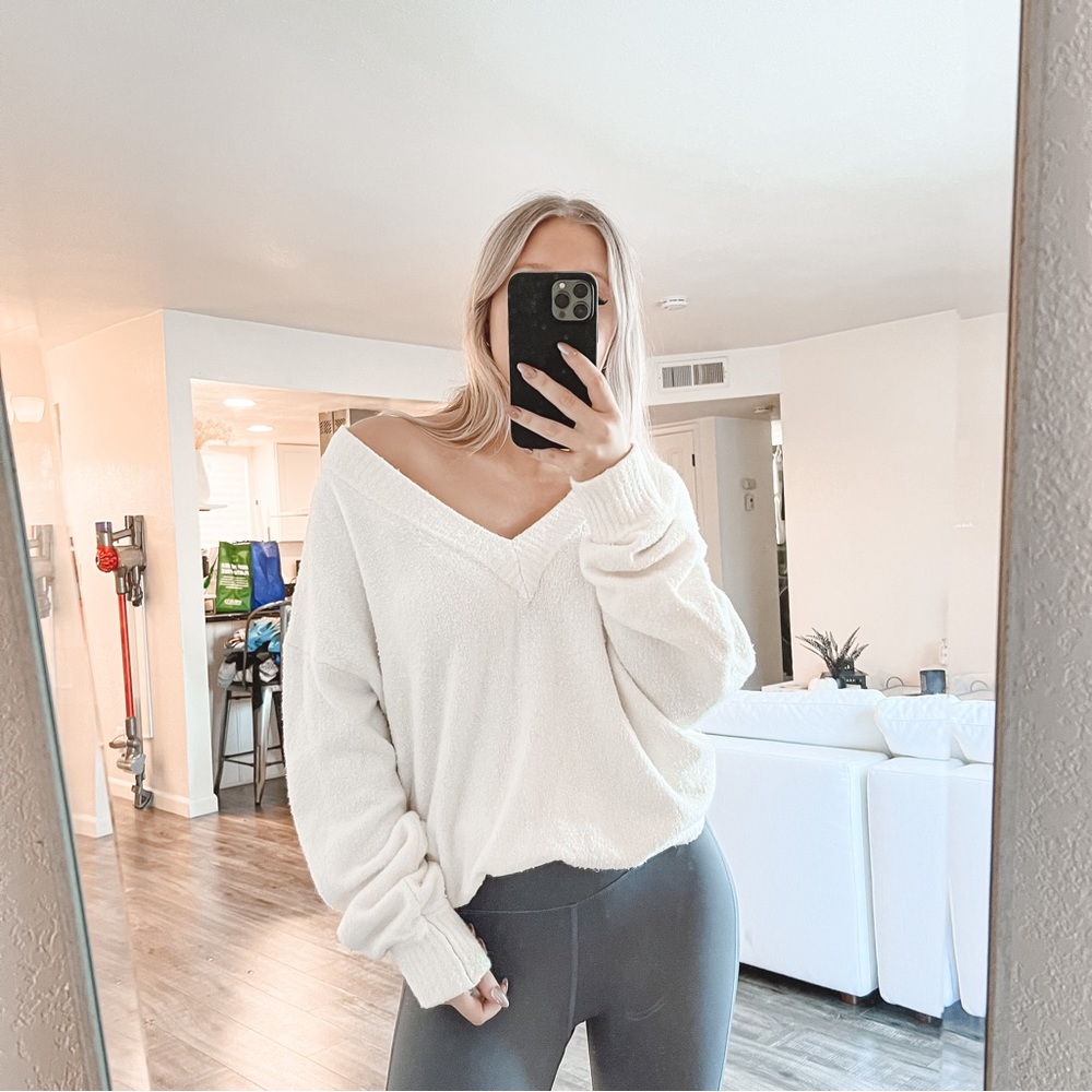 Urban Outfitters Vida V-Neck White Ivory Sweater Cotton Blend Size Large